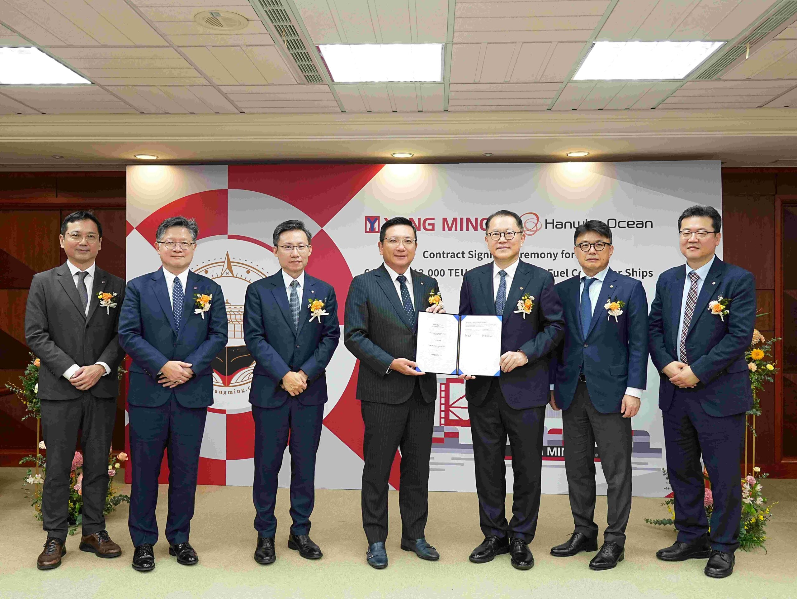Yang Ming Orders Six 13,000 TEU LNG Dual-Fuel Vessels from Hanwha Ocean