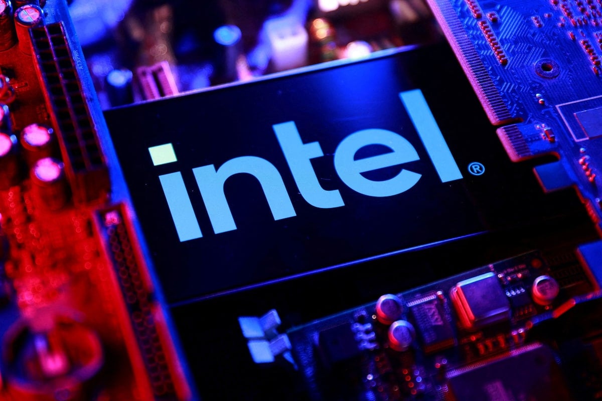 Intel Shares Plunge 20% Following Weak Forecast And Israel Blast