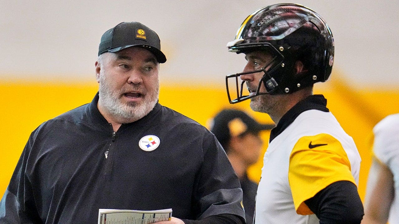 'What the f--k, call it!': Aaron Rodgers and Mike McCarthy curse at each other during hot mic moment