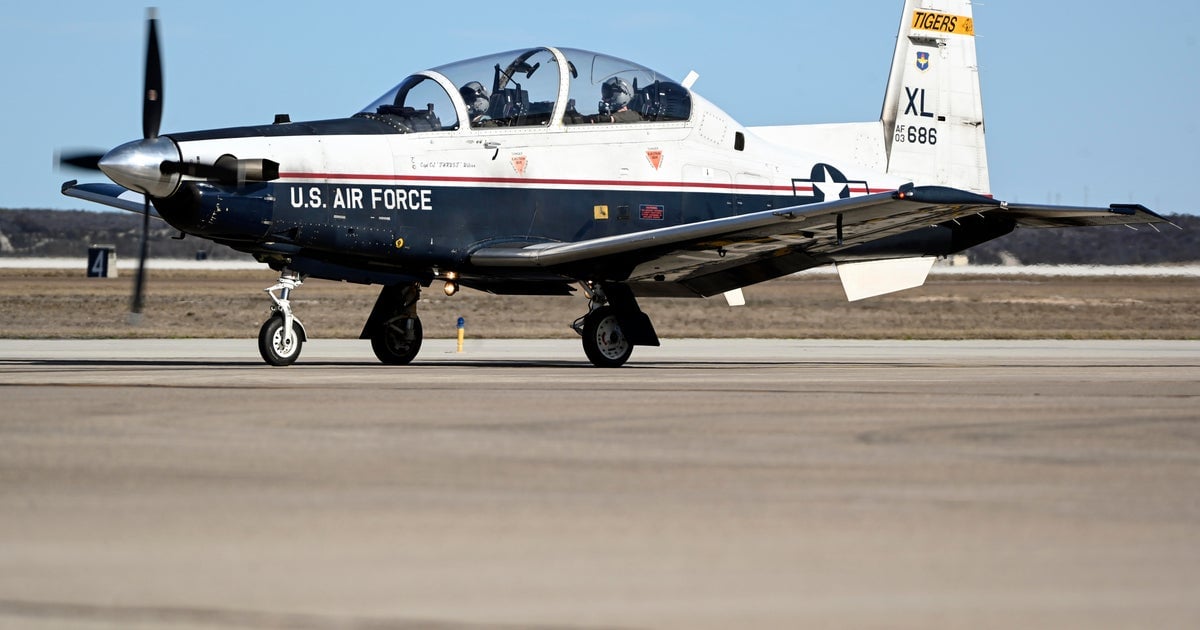 Air Force Pilots Eject Safely From T-6A Texan II Near Seguin