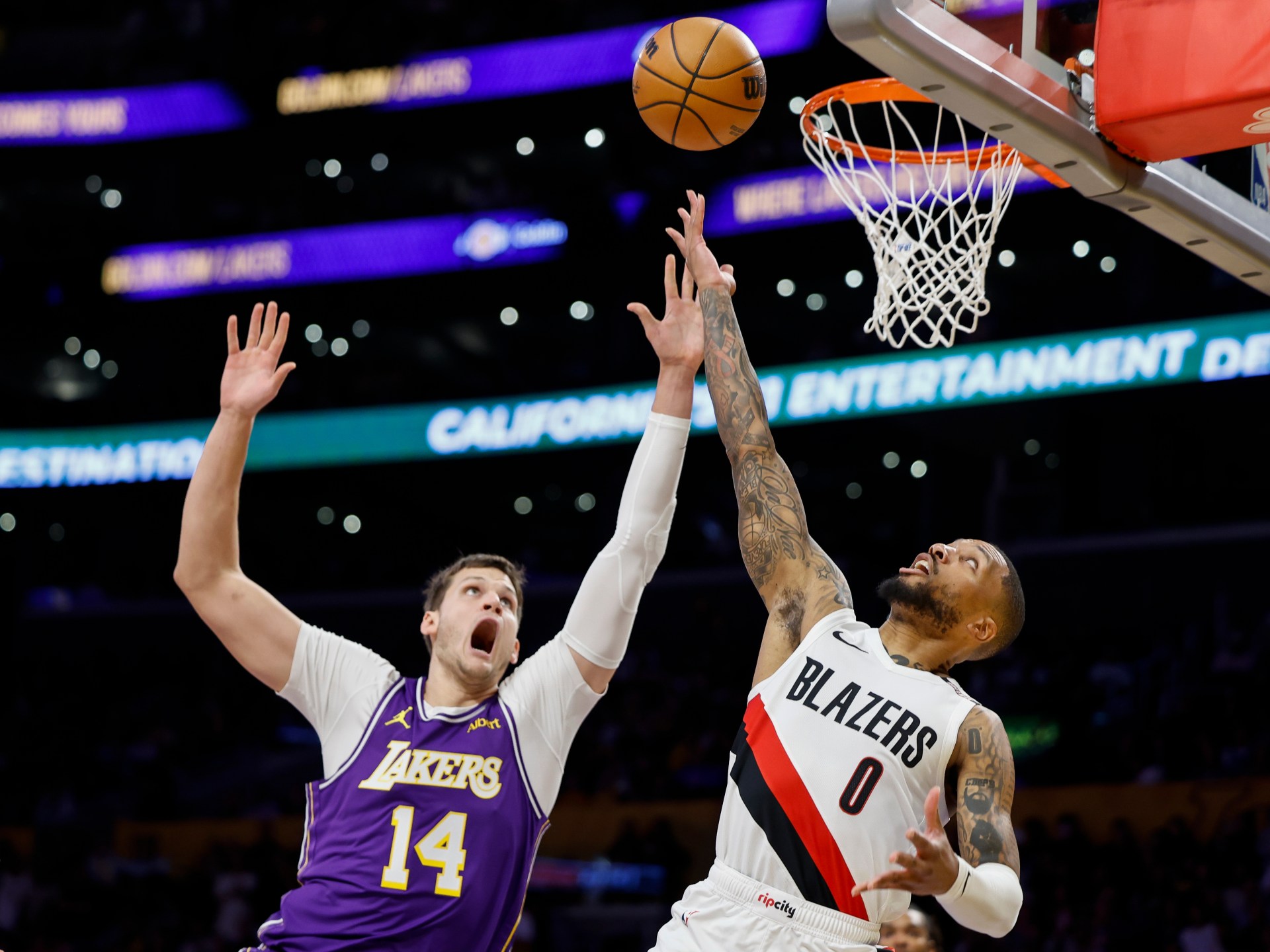 Portland Blazers prevail in battle of NBA unbeatens against LA Lakers