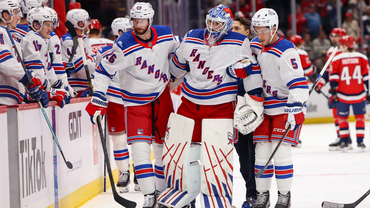 Igor Shesterkin Leaves Rangers Game With Right Lower Leg Injury