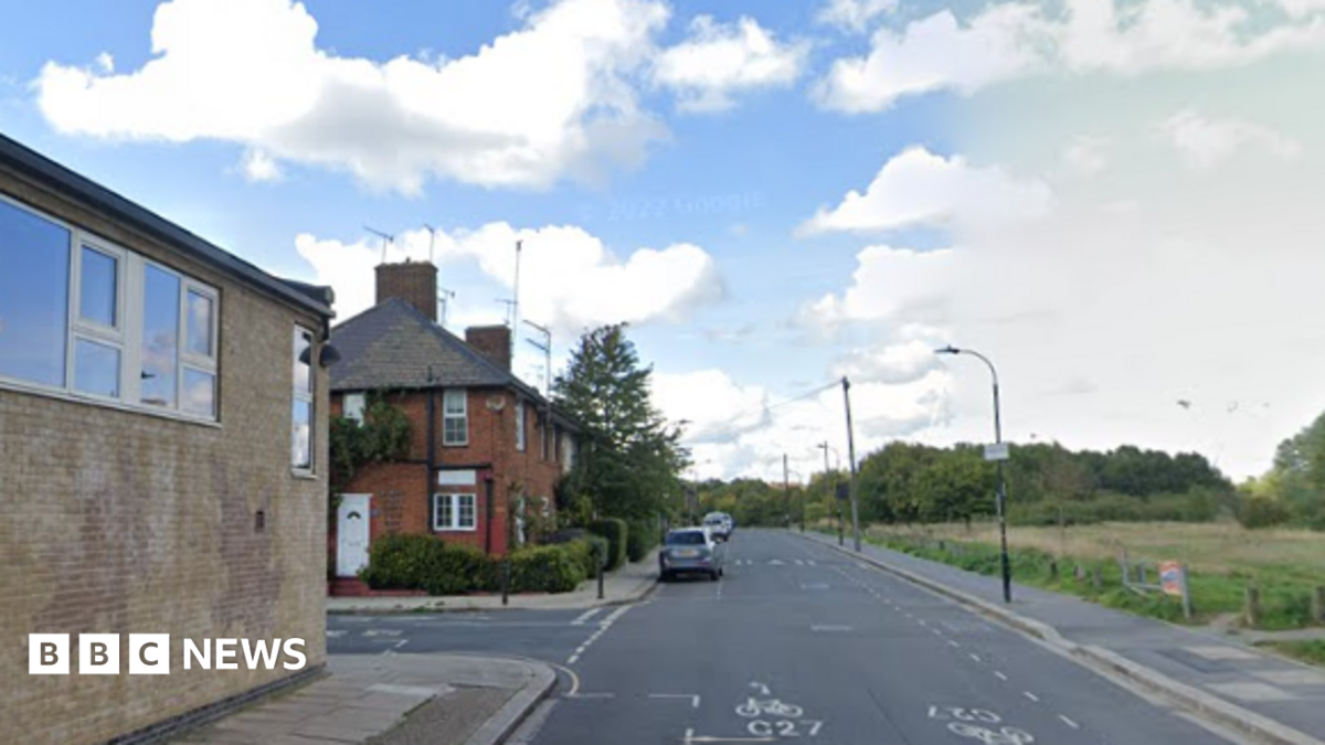 the junction of Braybrook Street and Erconwald Street in East Acton, a Google Streetview image