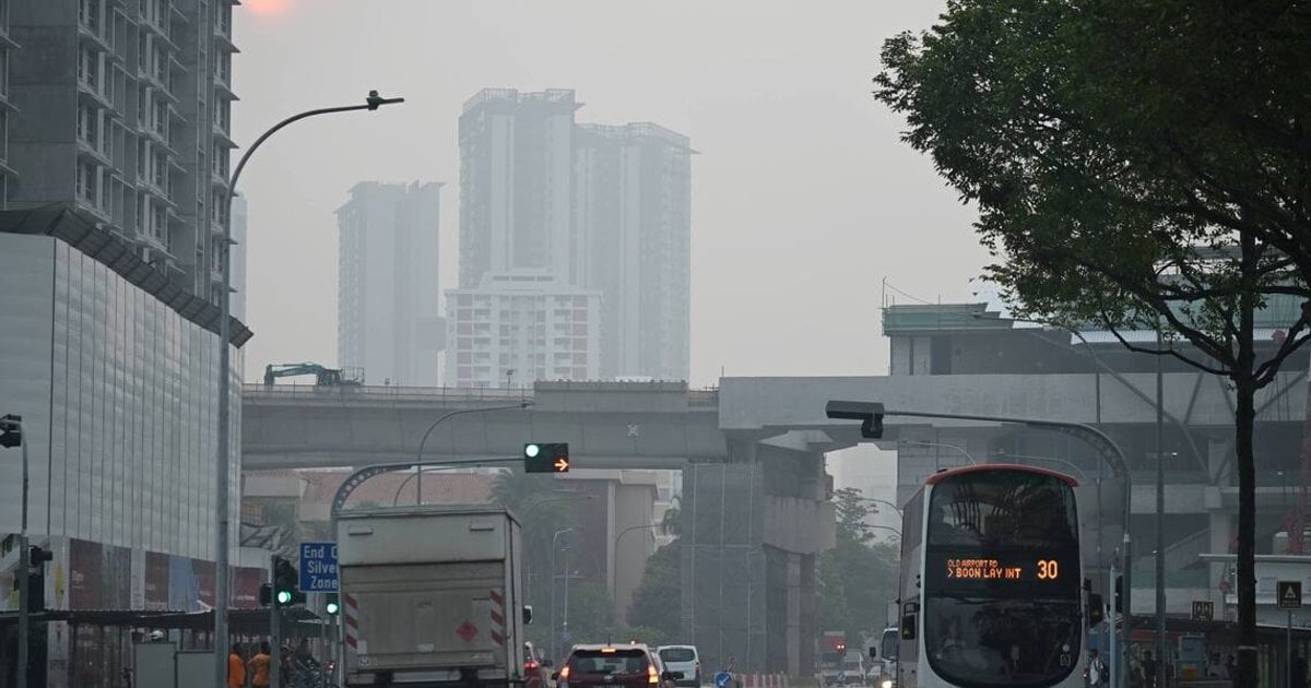 Haze in Singapore hits central region PSI record of 181, a high for 2026