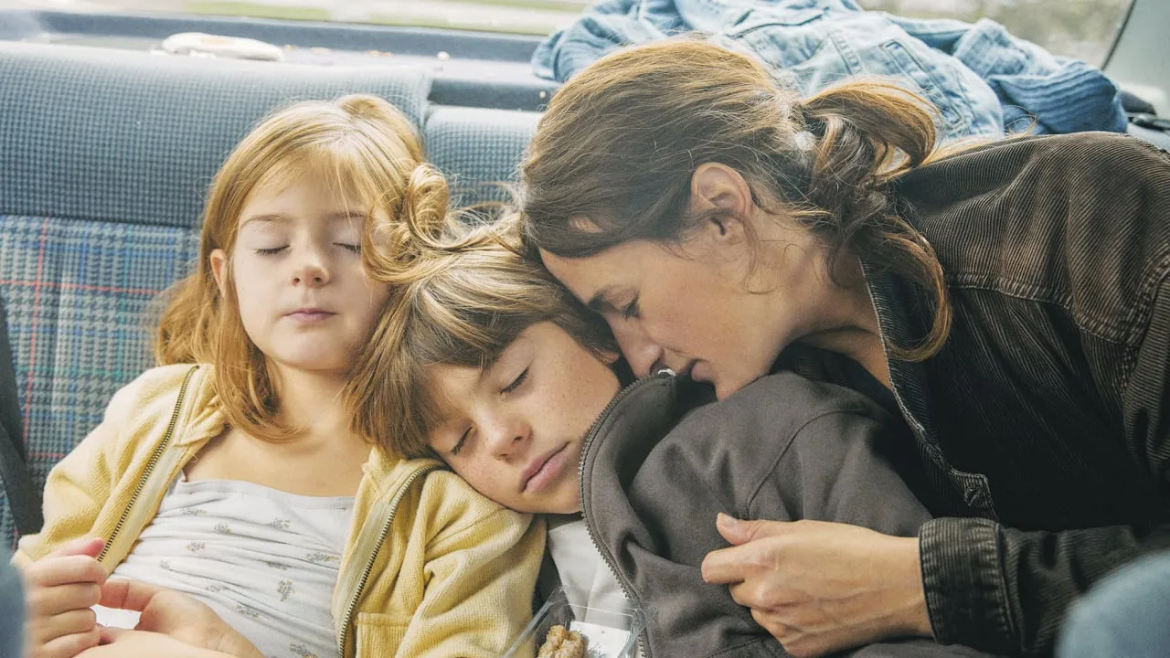 Camille Cottin Stars in French Film 'Out of Love' in Israel