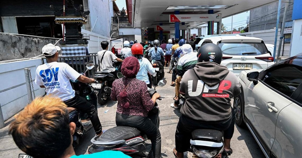 Indonesia Cuts Natural Gas Exports to Singapore by 31 BBTUD