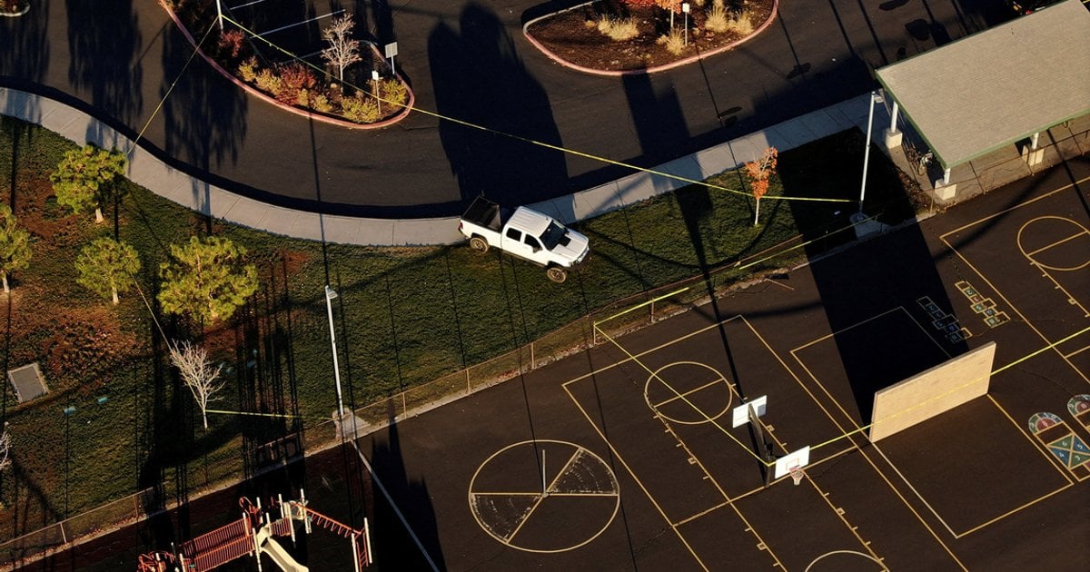 Oregon Teacher Foils School Shooter