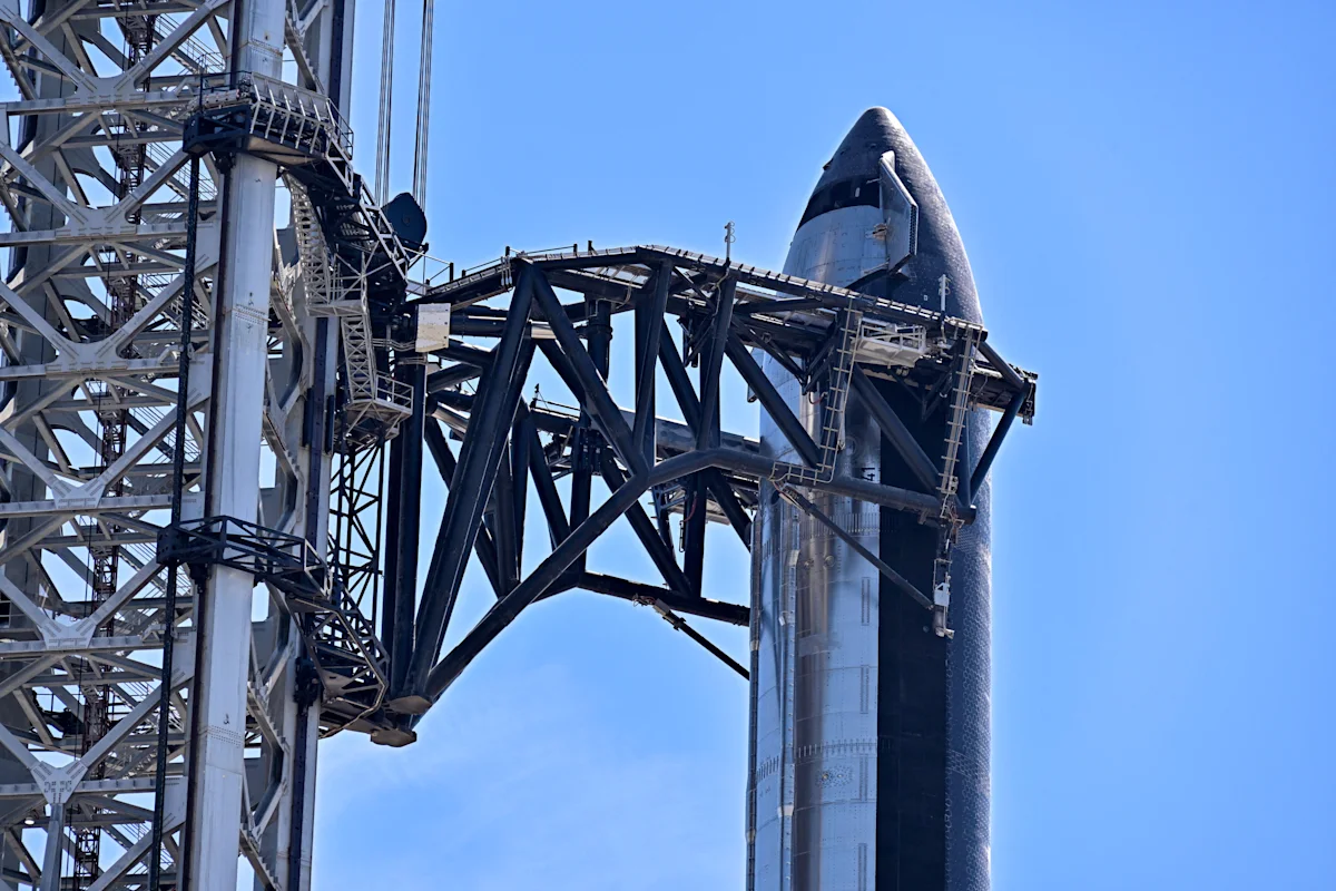 SpaceX Reportedly Targets 80K Cell Sites for Starlink Mobile Network
