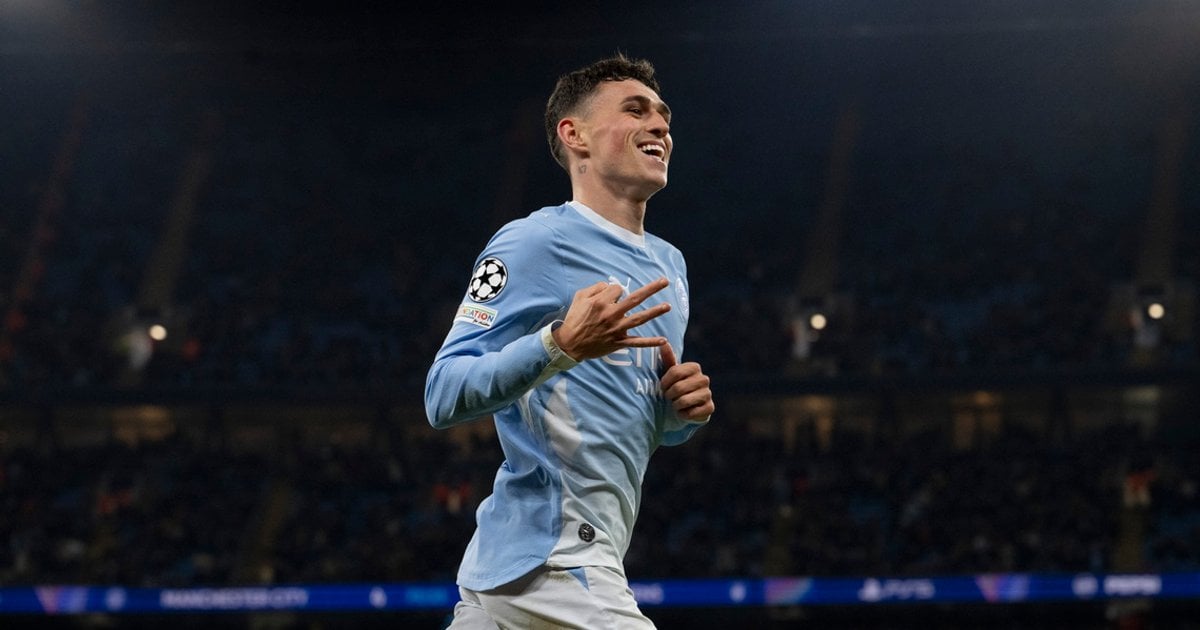 Phil Foden Hat-Trick Leads Manchester City Past AEK Athens
