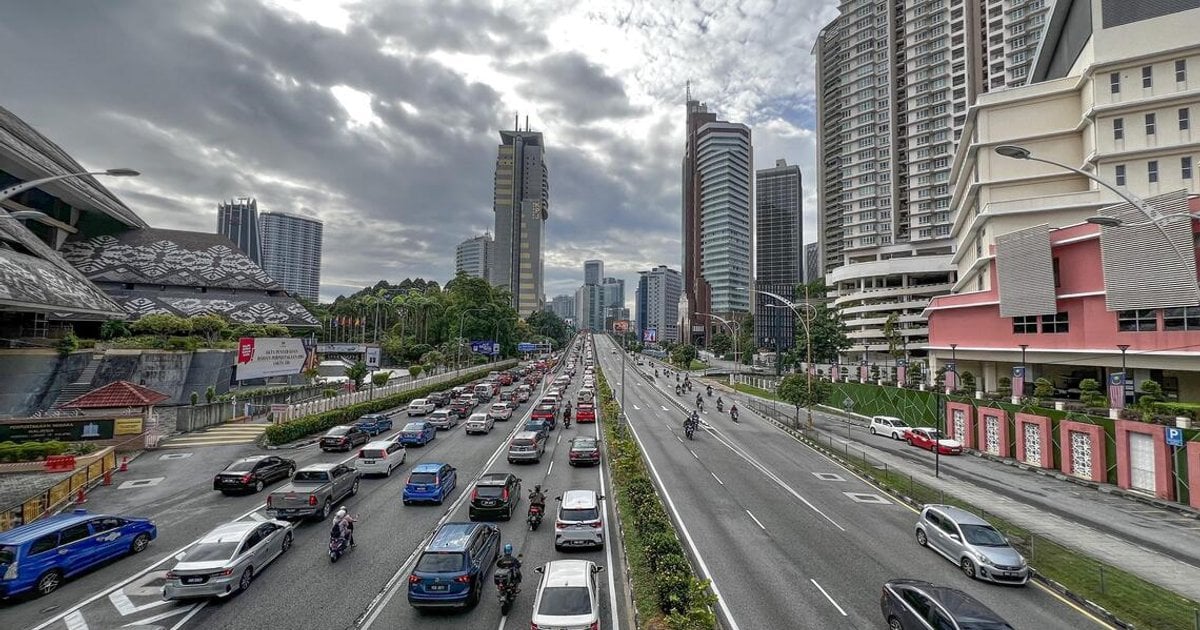 Malaysia Bans Waze For Civil Servants Over Data Security Fears