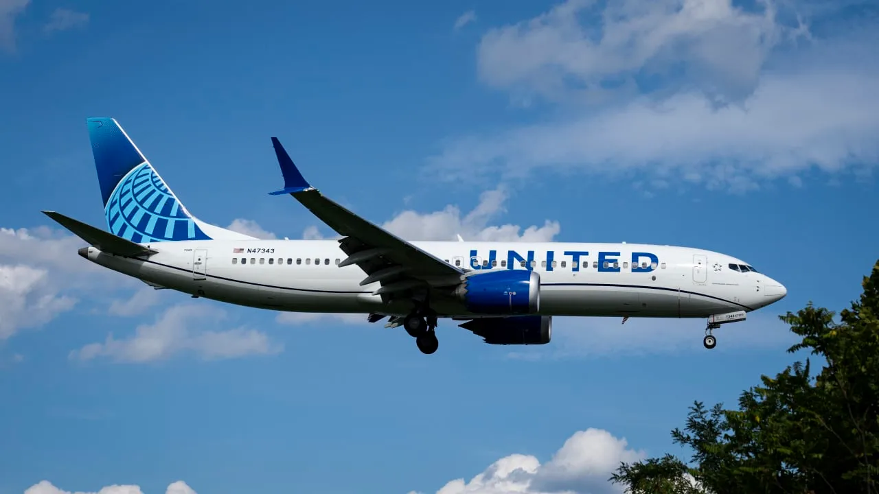 United Airlines Flight Turns Back After Passenger's Hijack Text Scare