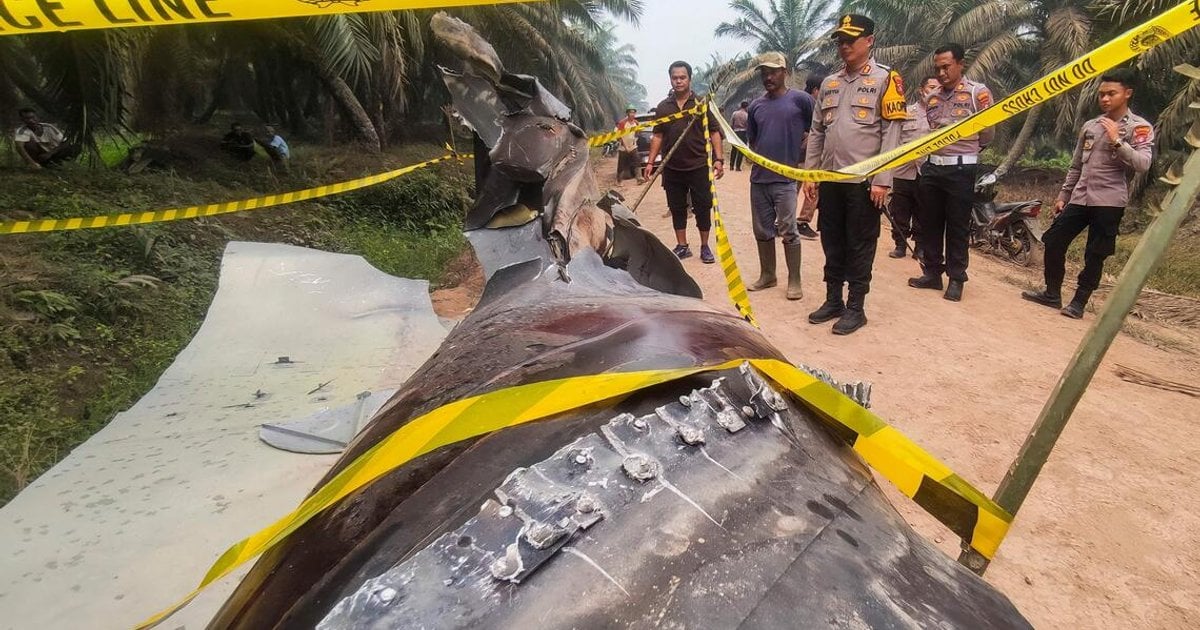 Indonesia Probes Suspected Chinese Zhuque-2E Rocket Debris Crash in Kalimantan
