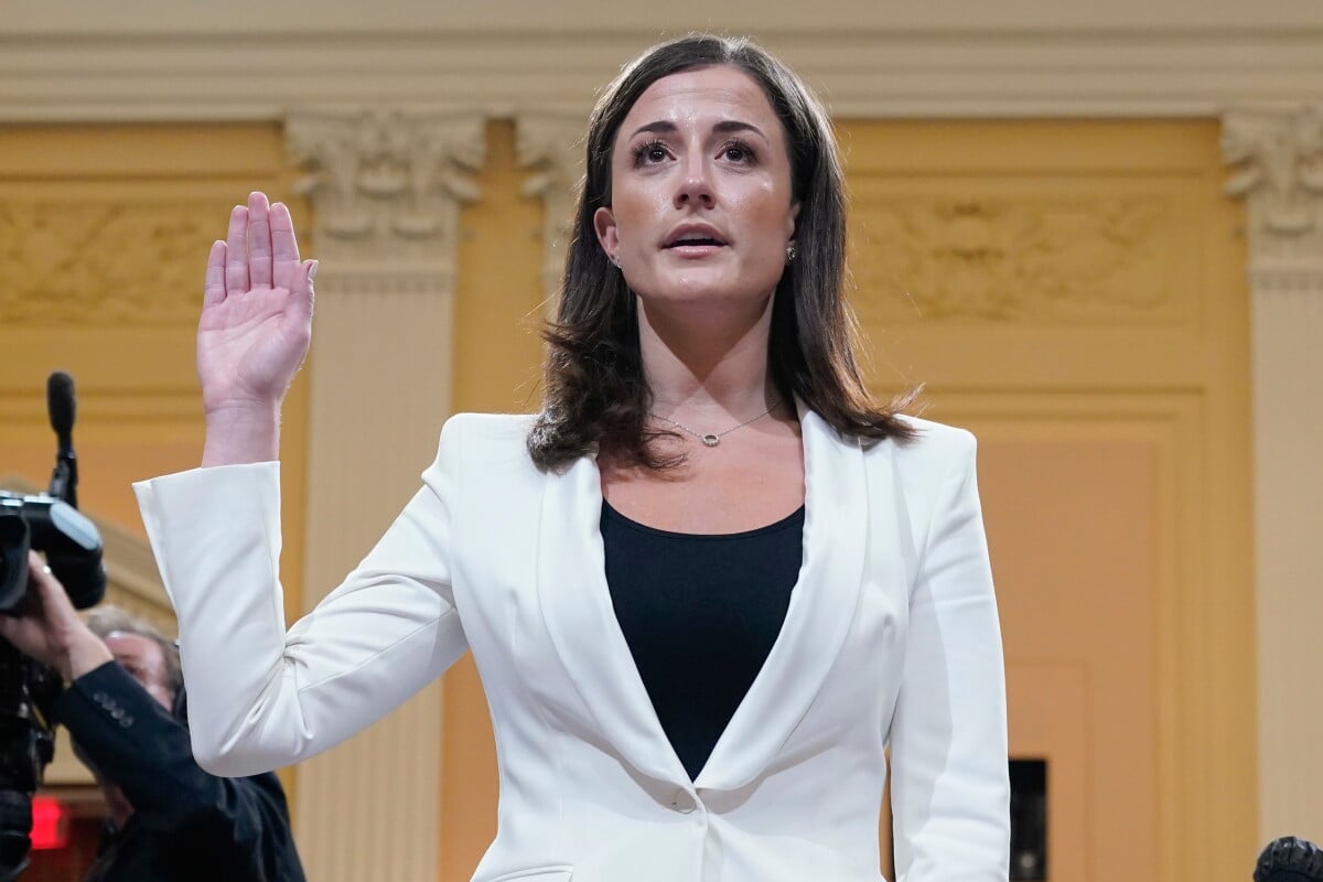 Cassidy Hutchinson, former aide to Trump White House chief of staff Mark Meadows, is sworn in before she testifies before