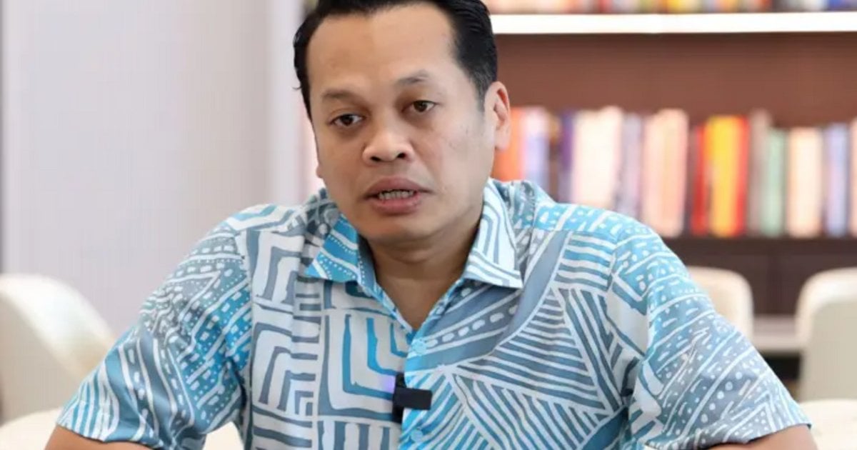 Nik Nazmi Detained By JAIS Over Khalwat