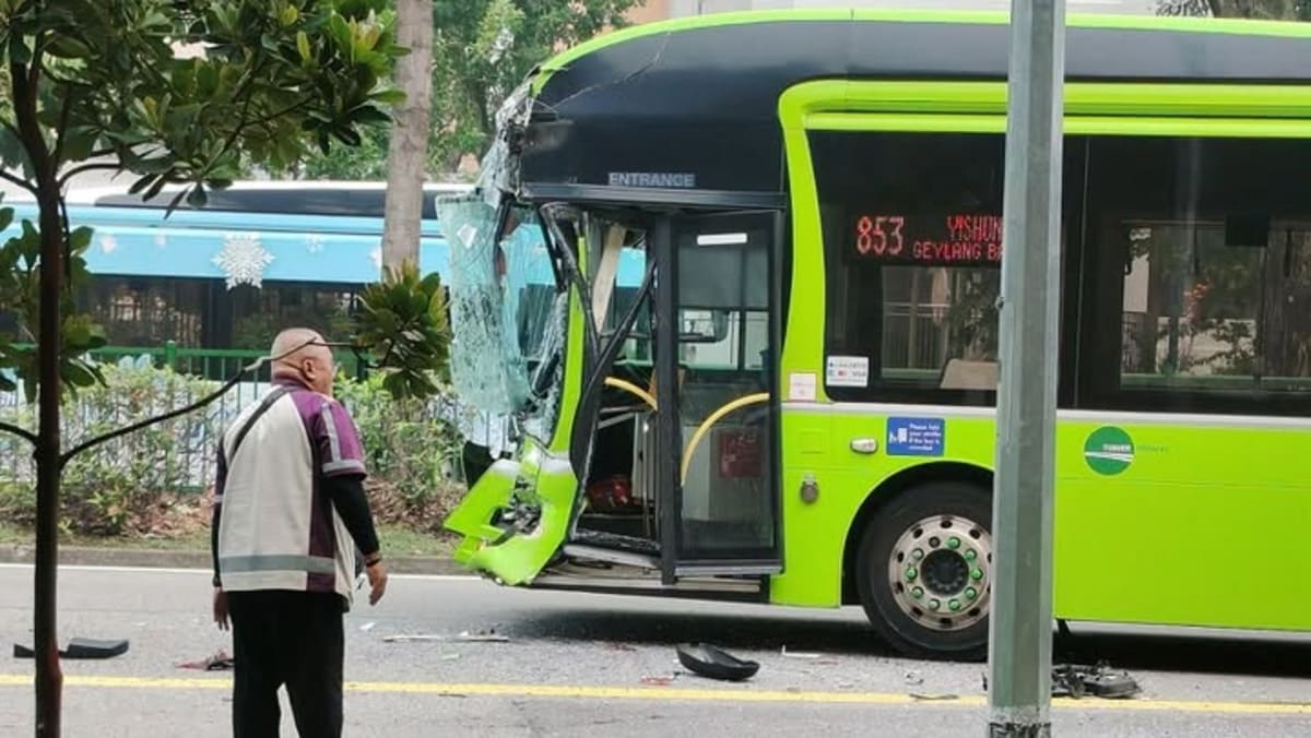 Three Hospitalised After Three Public Buses Collide in Yishun