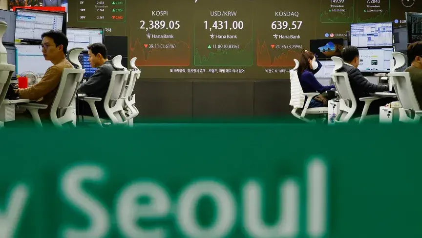 Global Equities Retreat as Tech Earnings Shake AI Confidence