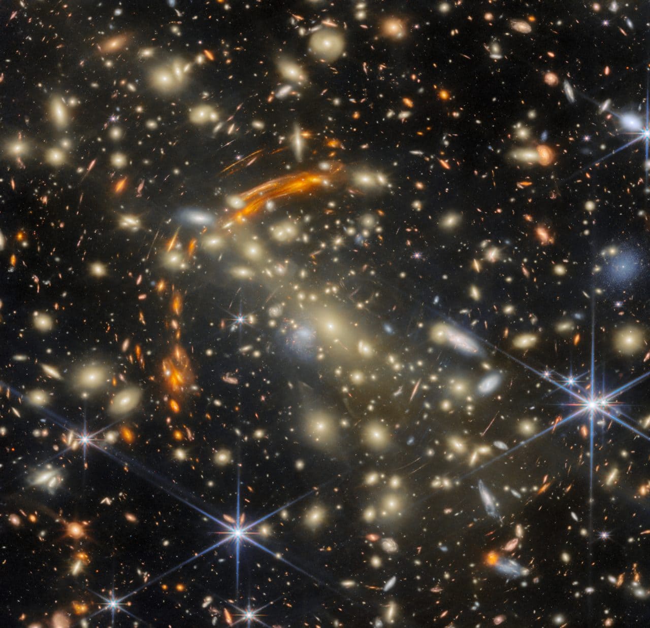 James Webb Space Telescope Captures Cosmic Magnifying Glass