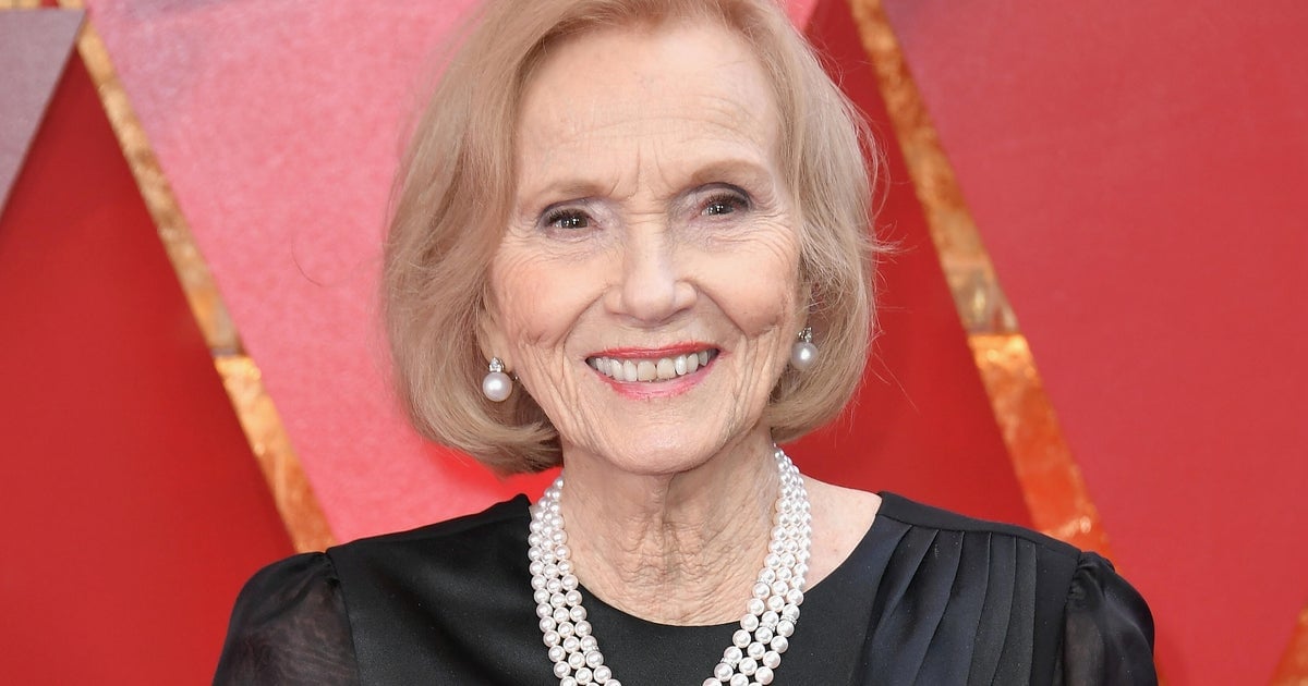 Eva Marie Saint, Oscar-Winning Actor, Dies at 102