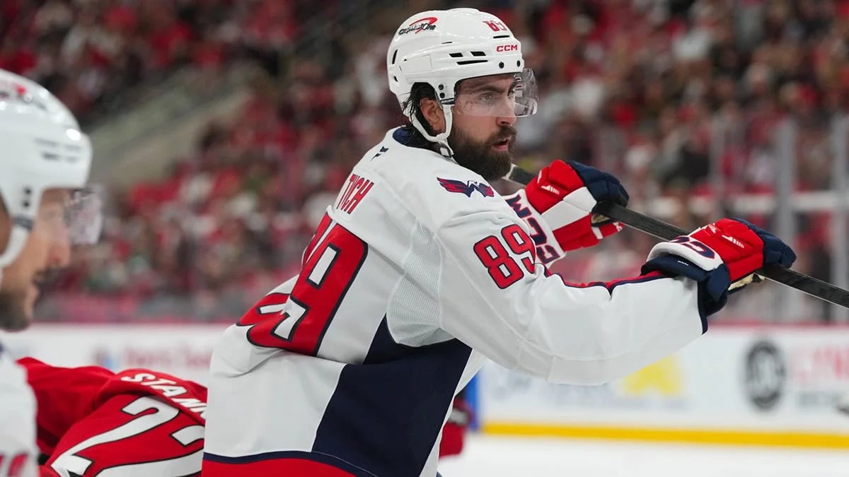 Alex Tuch Leads Capitals Past Canadiens in 5-4 Victory
