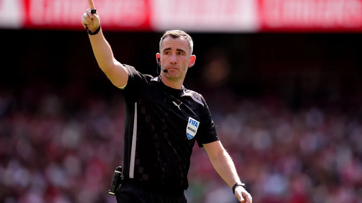 Chris Kavanagh Appointed Referee for Liverpool vs Manchester City