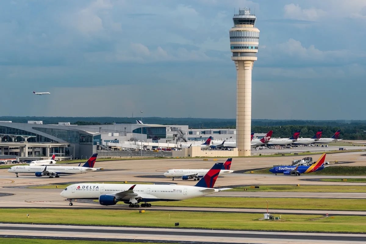 FAA air traffic controllers secure 2.8% pay raise