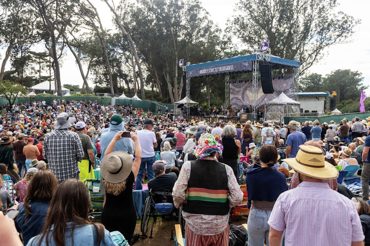 Hardly Strictly Closes All Gates Simultaneously for First Time Ever