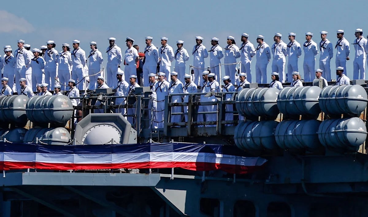 USS Abraham Lincoln Returns Home After 321-Day Deployment