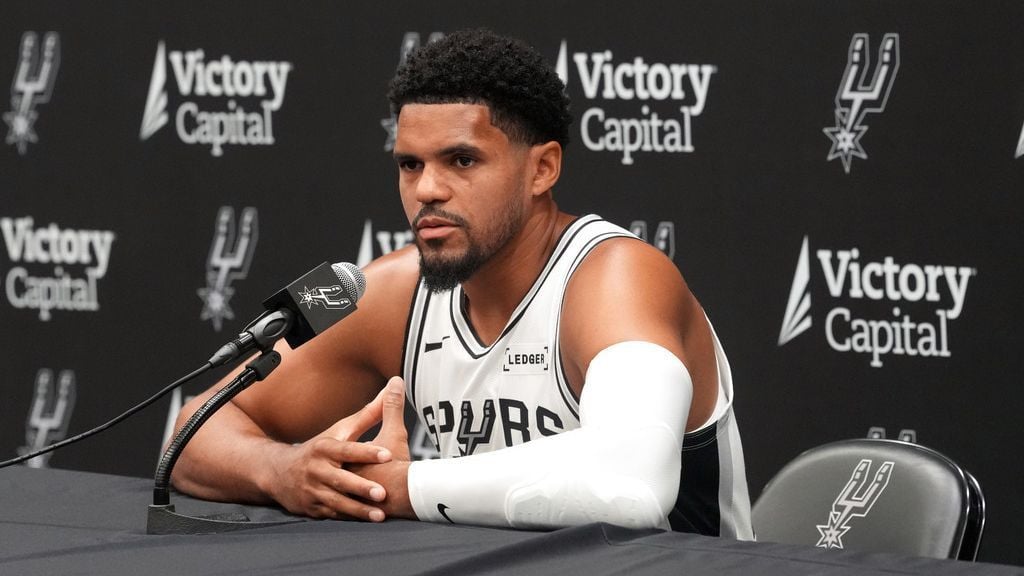 Tobias Harris Questionable for Spurs Opener Due to Calf Strain