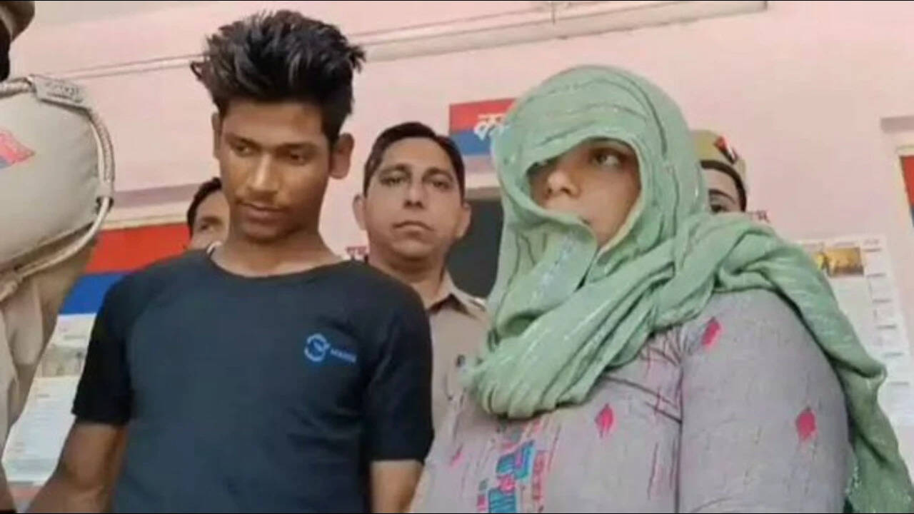 Meerut Court Sentences Ravita and Lover to Death for Murder Using Defanged Snake
