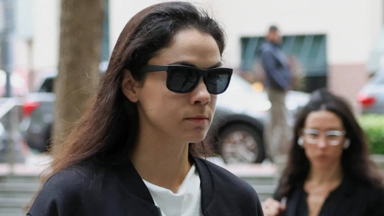 Musk Unfollows Zilis After Sudden Split