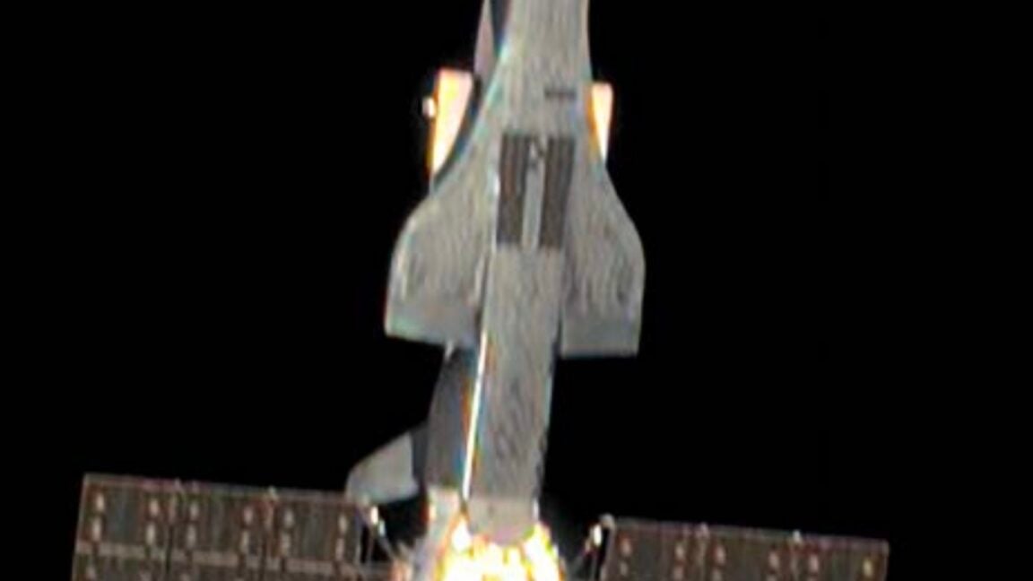 DIA Report Reveals New Images of China's Shenlong Spaceplane