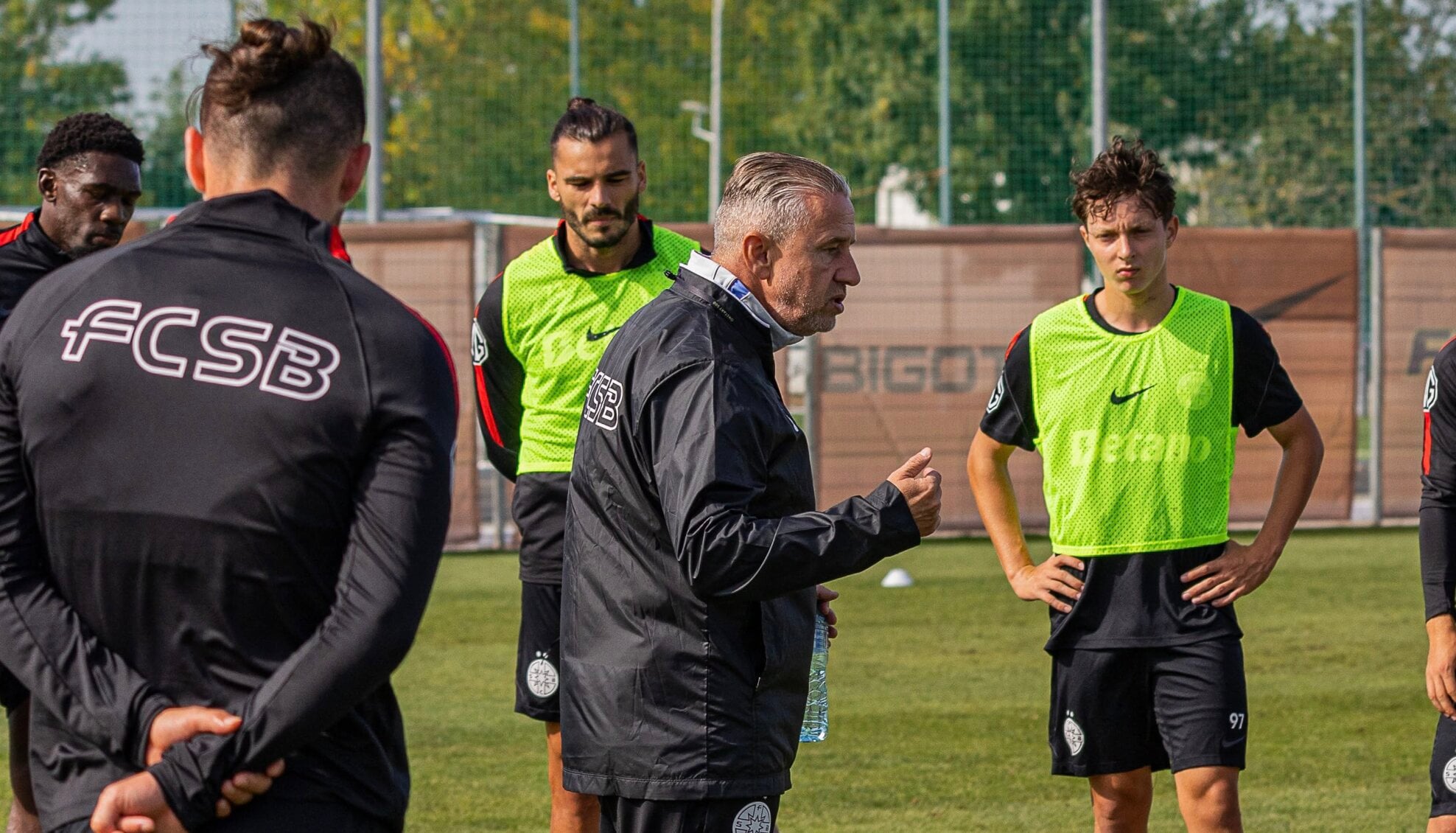 Laurențiu Reghecampf Guarantees Ștefan Târnovanu's Spot in FCSB Starting XI