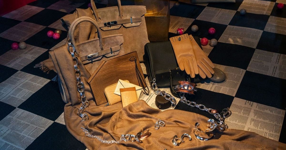 Gucci Revenue Drops as Kering Cuts Stores Amid China Demand Slump
